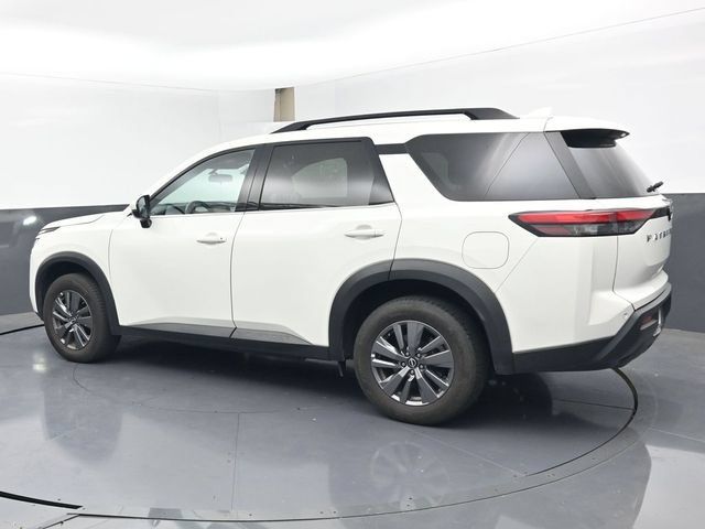 Used 2024 Nissan Pathfinder SV FWD image 25