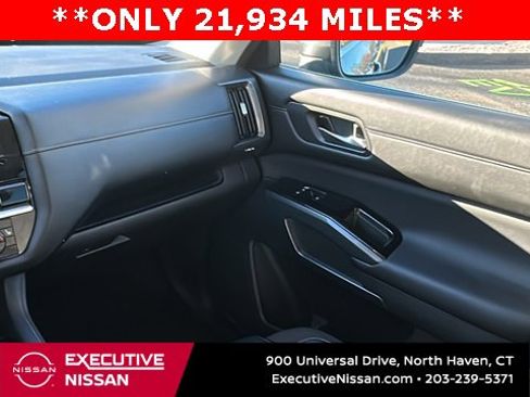 Certified 2024 Nissan Pathfinder SL w/ Cargo Package image 24