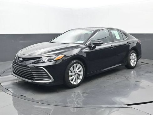 Used 2023 Toyota Camry LE w/ Convenience Package FWD image 24