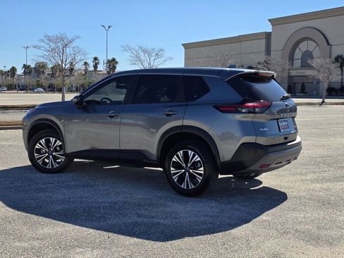 Used 2023 Nissan Rogue SV FWD image 4