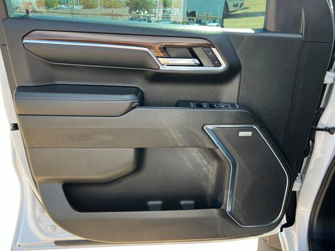 Used 2024 Chevrolet Silverado 1500 LT Trail Boss w/ LT Trail Boss Premium Package AWD/4WD image 15