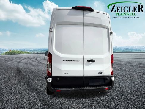 Used 2025 Ford Transit 250 148 High Roof AWD image 4