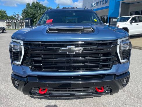 Used 2026 Chevrolet Silverado 2500 LT w/ Trail Boss Package AWD/4WD image 2