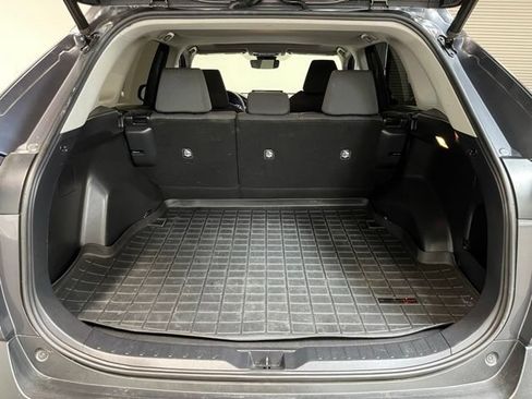 Used 2019 Toyota RAV4 XLE w/ Convenience Package FWD image 14