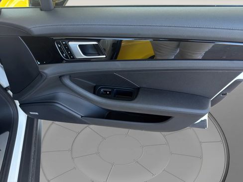 Used 2018 Porsche Panamera 4 image 17