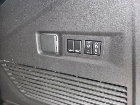 Used 2023 Chevrolet Tahoe Premier w/ Premium Package image 19