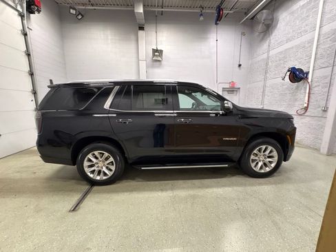 Used 2025 Chevrolet Tahoe Premier AWD/4WD image 3