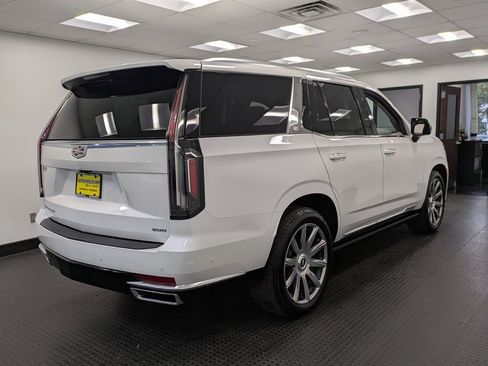 Used 2022 Cadillac Escalade Premium Luxury Platinum image 4