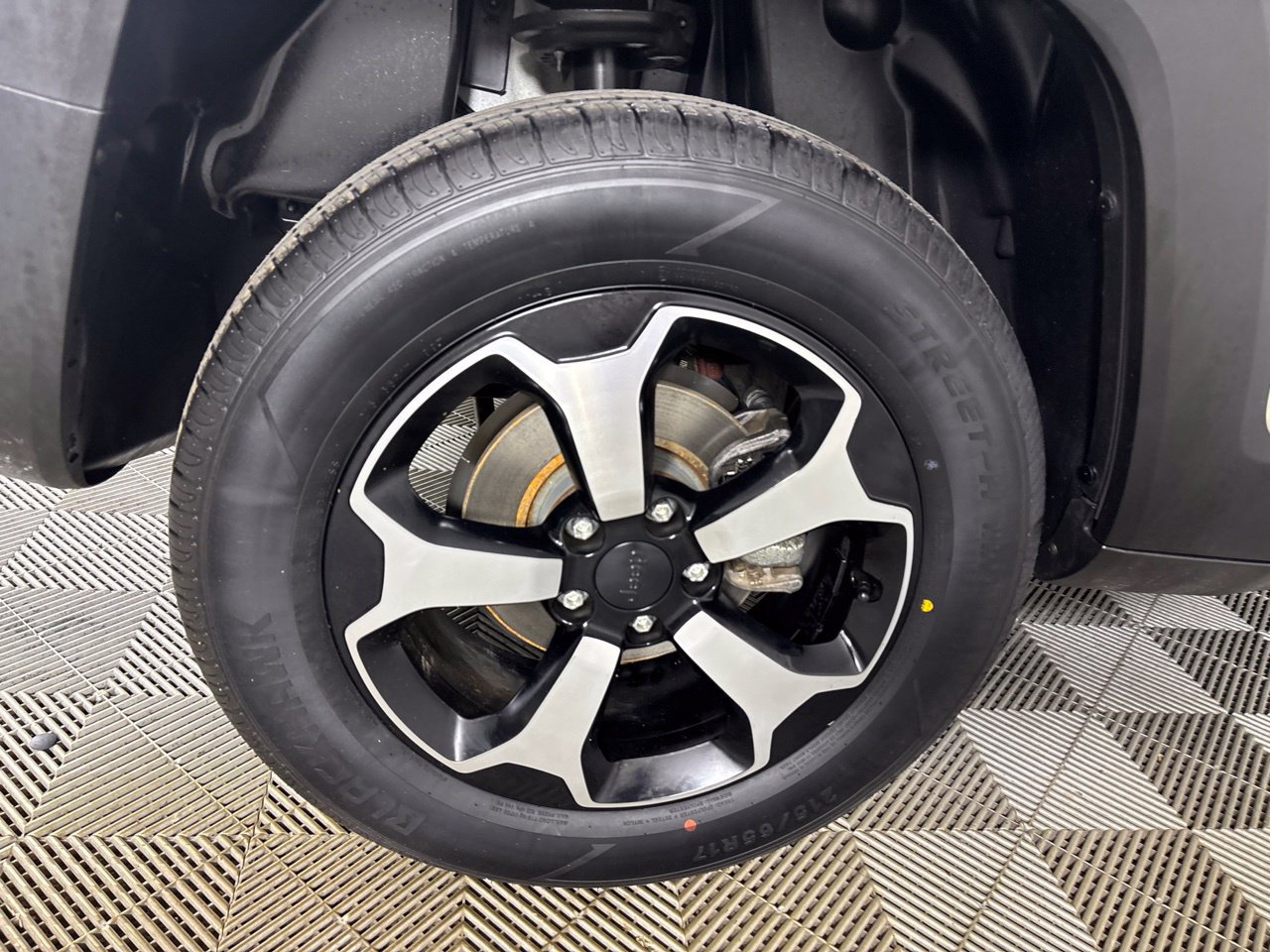 Used 2022 Jeep Renegade Trailhawk AWD/4WD image 34