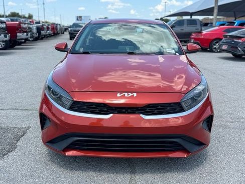 Used 2022 Kia Forte LXS FWD image 2