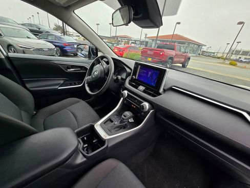 Used 2025 Toyota RAV4 XLE FWD image 3