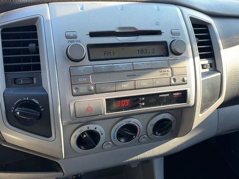 Used 2011 Toyota Tacoma 4x4 Double Cab image 20