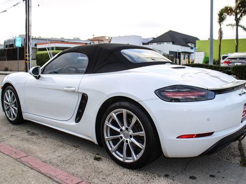 Used 2019 Porsche 718 Boxster RWD image 25