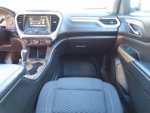 Used 2017 GMC Acadia SLE image 32