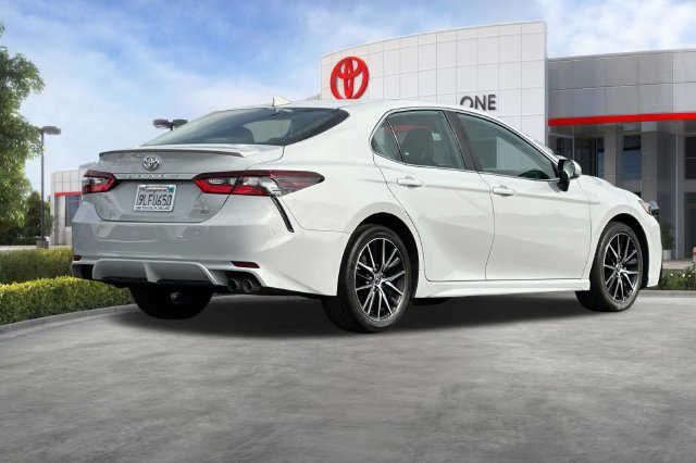 Certified 2024 Toyota Camry SE FWD image 5