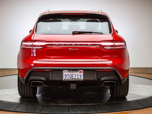 Certified 2025 Porsche Macan image 6