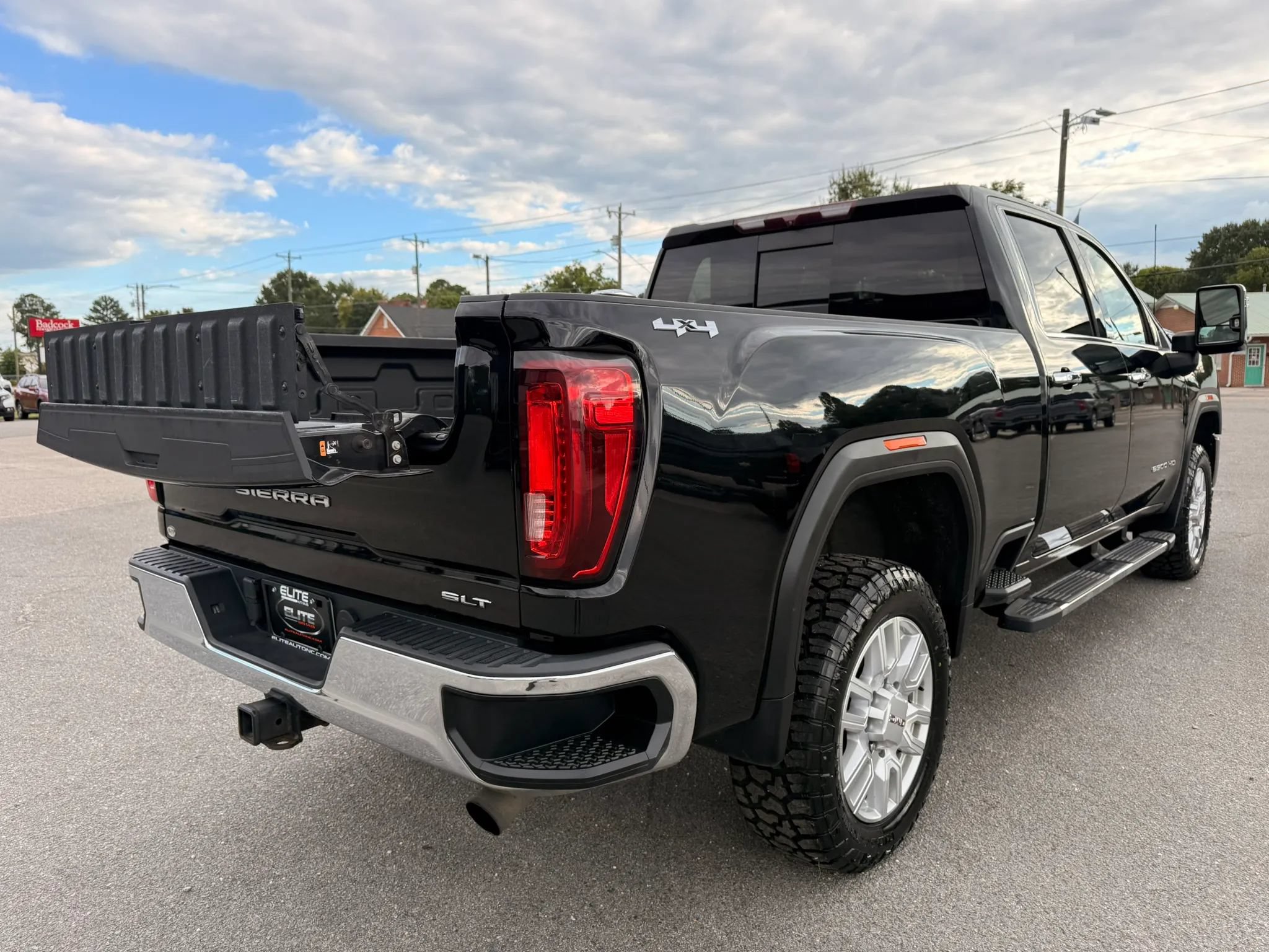 Used 2022 GMC Sierra 2500 SLT w/ SLT Convenience Package AWD/4WD image 16
