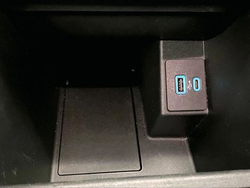 Used 2024 Ford Edge SEL image 31