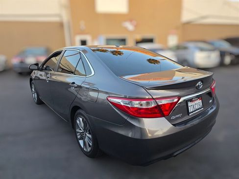Used 2016 Toyota Camry SE image 2