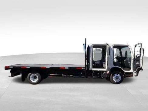 New 2025 Chevrolet Low Cab Forward image 10