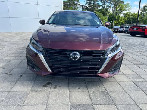 Used 2024 Nissan Altima 2.5 SV w/ SV Premium Package FWD image 9