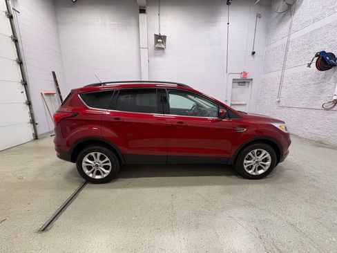 Used 2019 Ford Escape SEL AWD/4WD image 3
