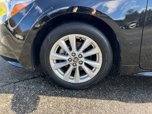 Used 2024 Toyota Corolla XLE image 29