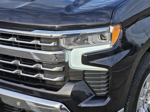 Used 2023 Chevrolet Silverado 1500 LTZ AWD/4WD image 7