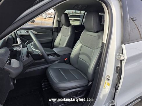 New 2025 Ford Explorer Active w/ Active Comfort Package image 5