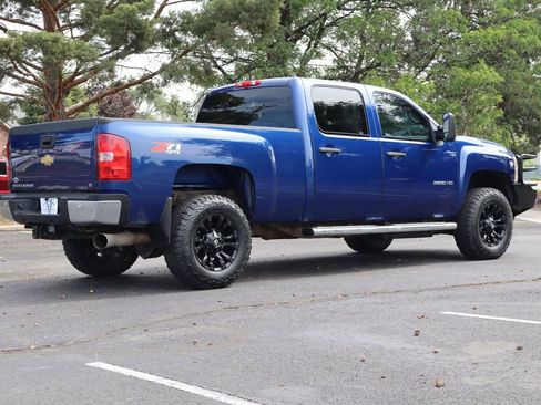 Used 2013 Chevrolet Silverado 2500 LT w/ Interior Plus Package AWD/4WD image 5