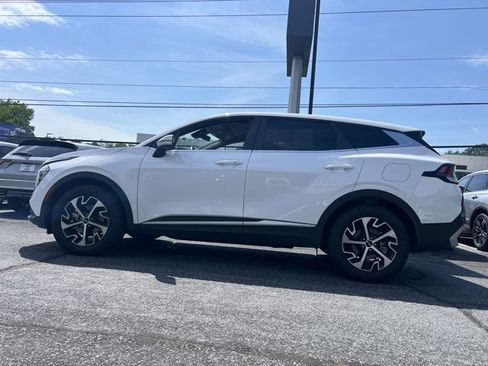 Certified 2024 Kia Sportage EX FWD image 2