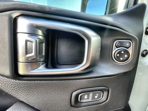 Used 2023 Jeep Wrangler Unlimited Rubicon w/ Cold Weather Group image 23