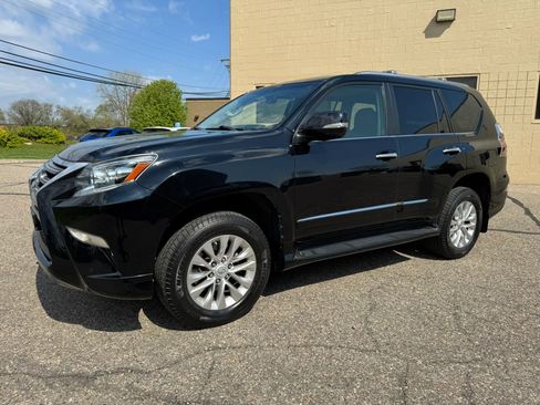 Used 2016 Lexus GX 460 w/ Premium Package AWD/4WD image 4