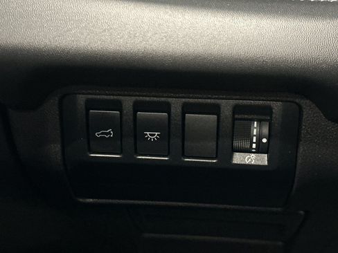 Used 2023 Subaru Ascent Limited AWD/4WD image 32