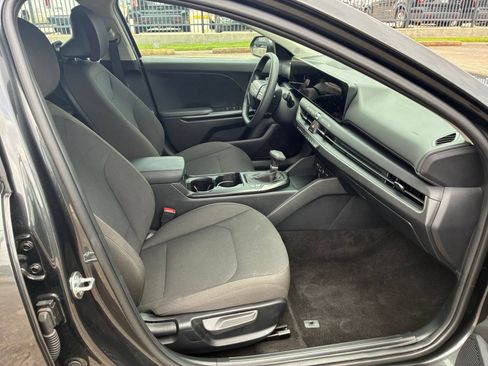 Used 2026 Kia K4 FWD image 30