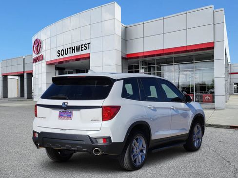 Used 2024 Honda Passport EX-L image 5