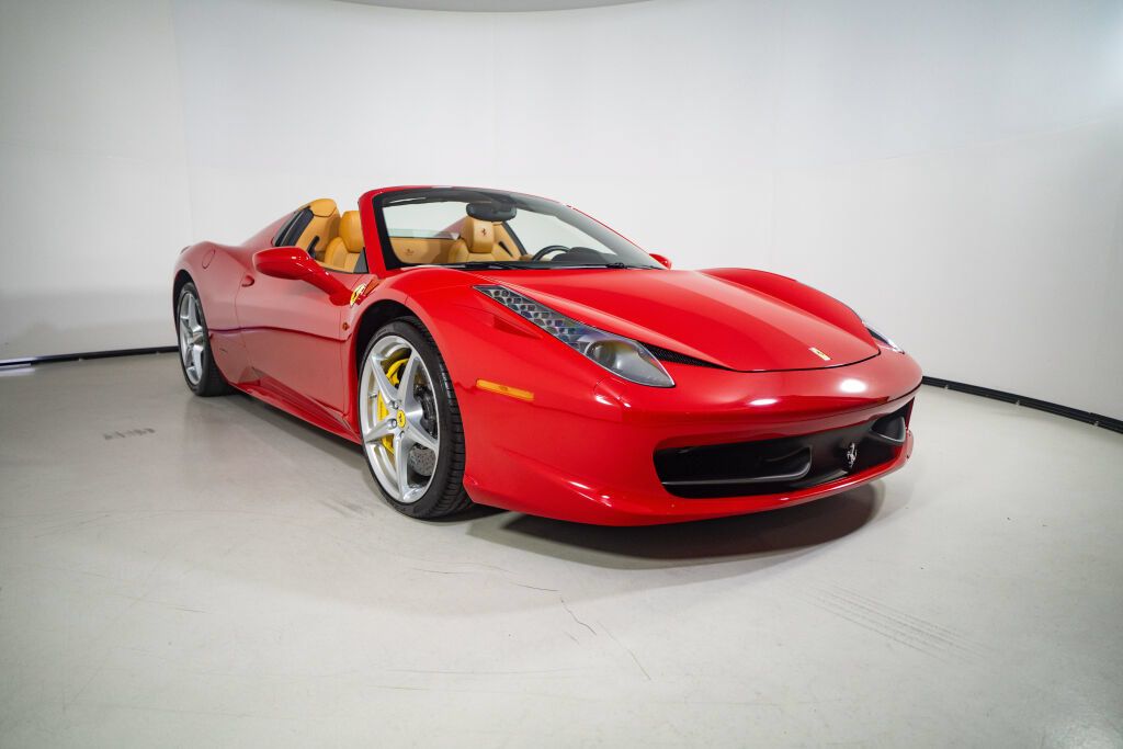 Used 2014 Ferrari 458 Spider RWD image 5