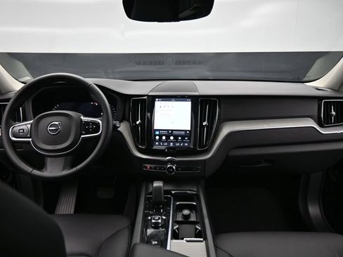 Used 2025 Volvo XC60 B5 Plus AWD/4WD image 21