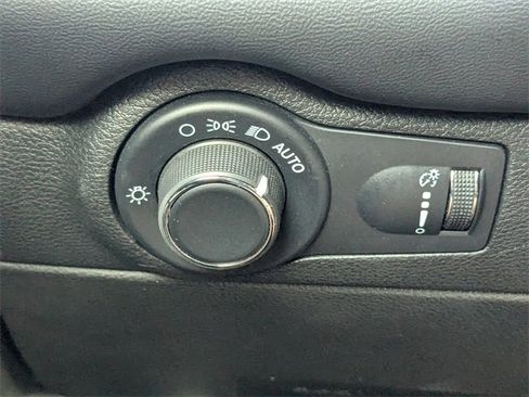 Used 2023 Dodge Durango GT image 25