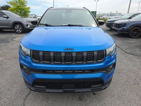 Used 2023 Jeep Compass Latitude w/ Convenience Group AWD/4WD image 2
