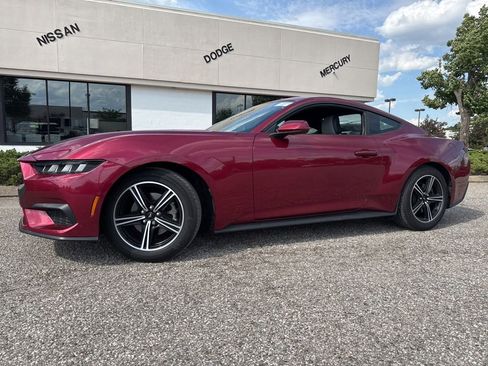 Used 2025 Ford Mustang Coupe RWD image 2