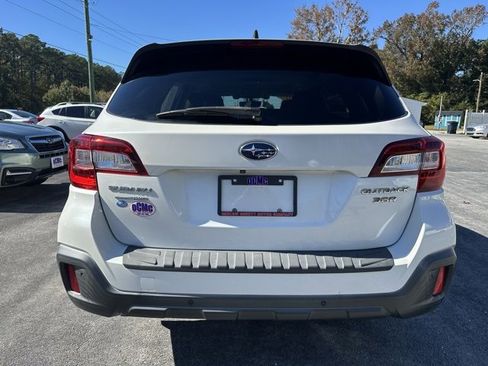 Used 2018 Subaru Outback 3.6R Touring w/ Popular Package #3 image 5