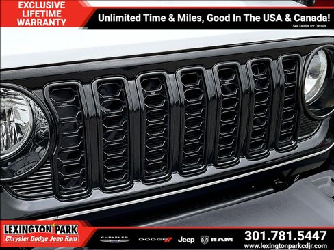 Used 2025 Jeep Wrangler Unlimited Sport AWD/4WD image 32