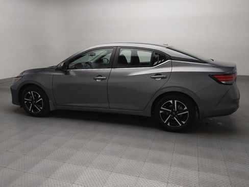 Used 2025 Nissan Sentra SV image 3