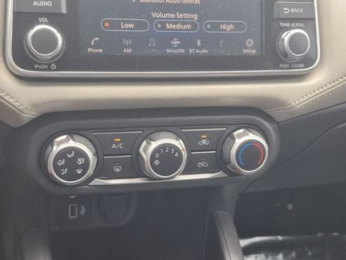 Used 2020 Nissan Versa SV FWD image 15