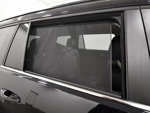 Used 2025 Volkswagen Atlas SE image 12