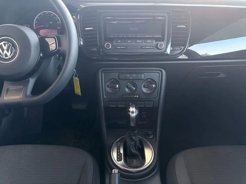 Used 2013 Volkswagen Beetle 2.5 image 19