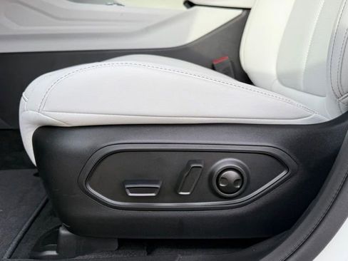 New 2026 Jeep Cherokee Limited image 14