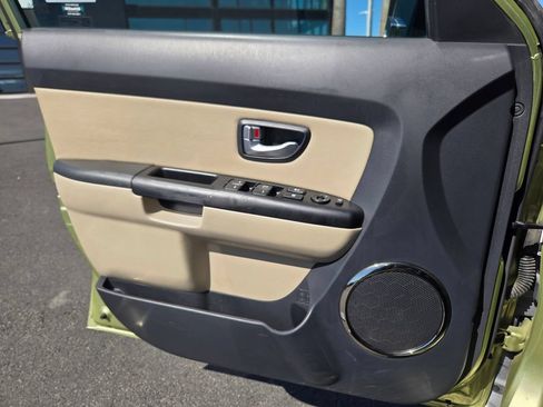 Used 2013 Kia Soul ! FWD image 15