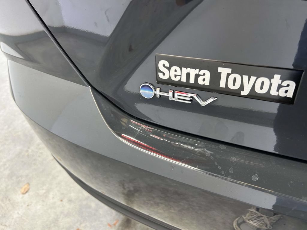 Used 2025 Toyota Camry LE FWD image 11